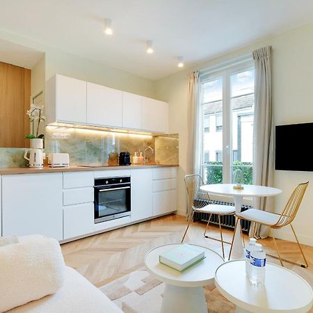 Suite Deluxe 1 By Les Maisons De Charloc Homes Boulogne-Billancourt Kültér fotó